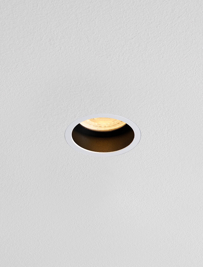 ARCO GU10 Plaster in Downlight White on Black