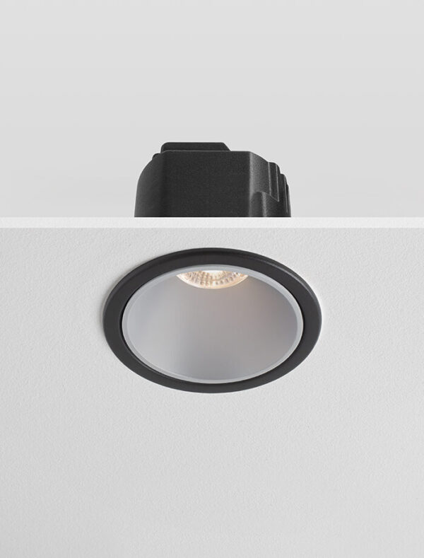 IRIS 40 - Anti Glare Downlight Black with Silver Baffle 6 Pack