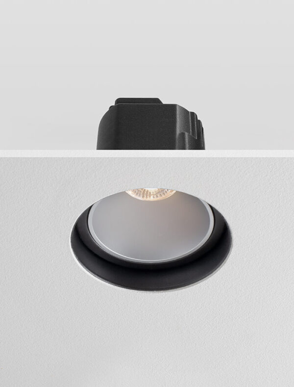 IRIS 40 - Trimless Anti-Glare Downlight Black with Silver Baffle 6 Pack