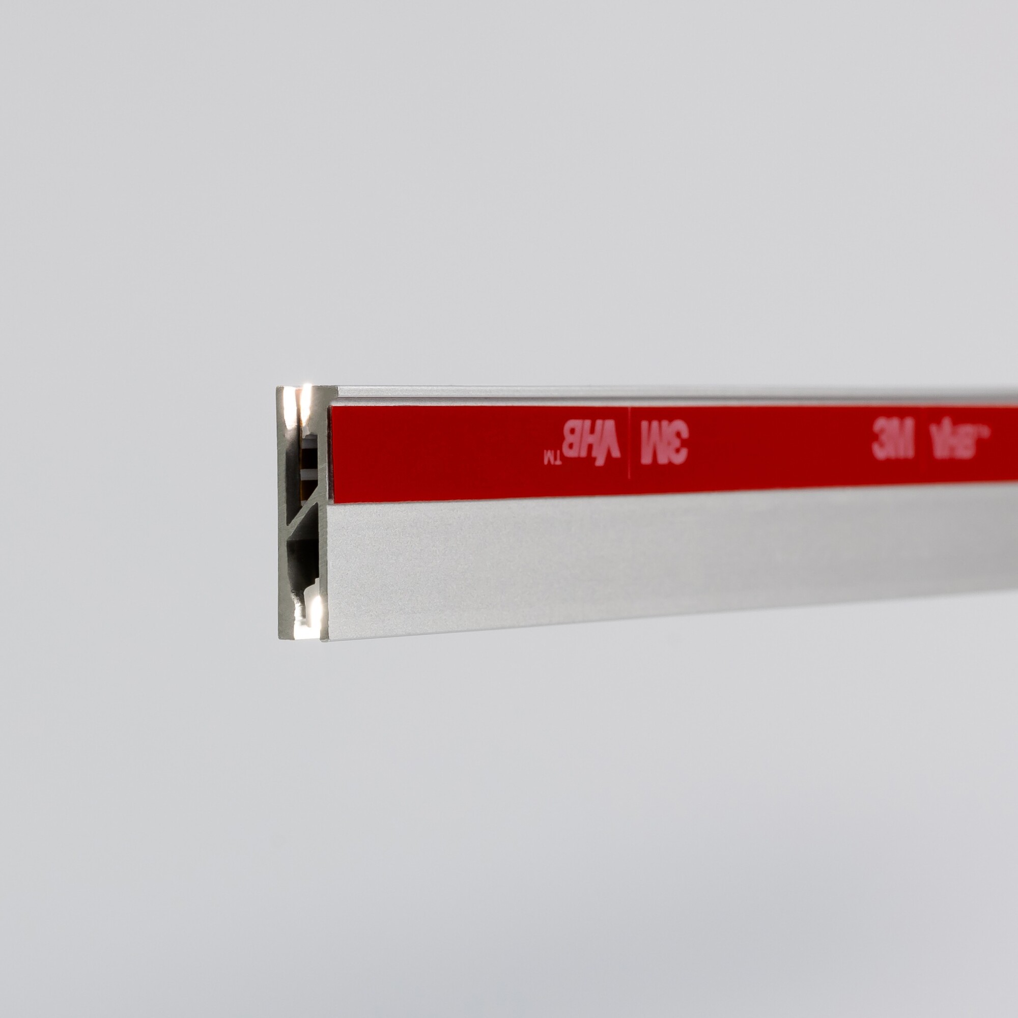 Vertex - LED Profile with Integrated shelf lighting - Image 7